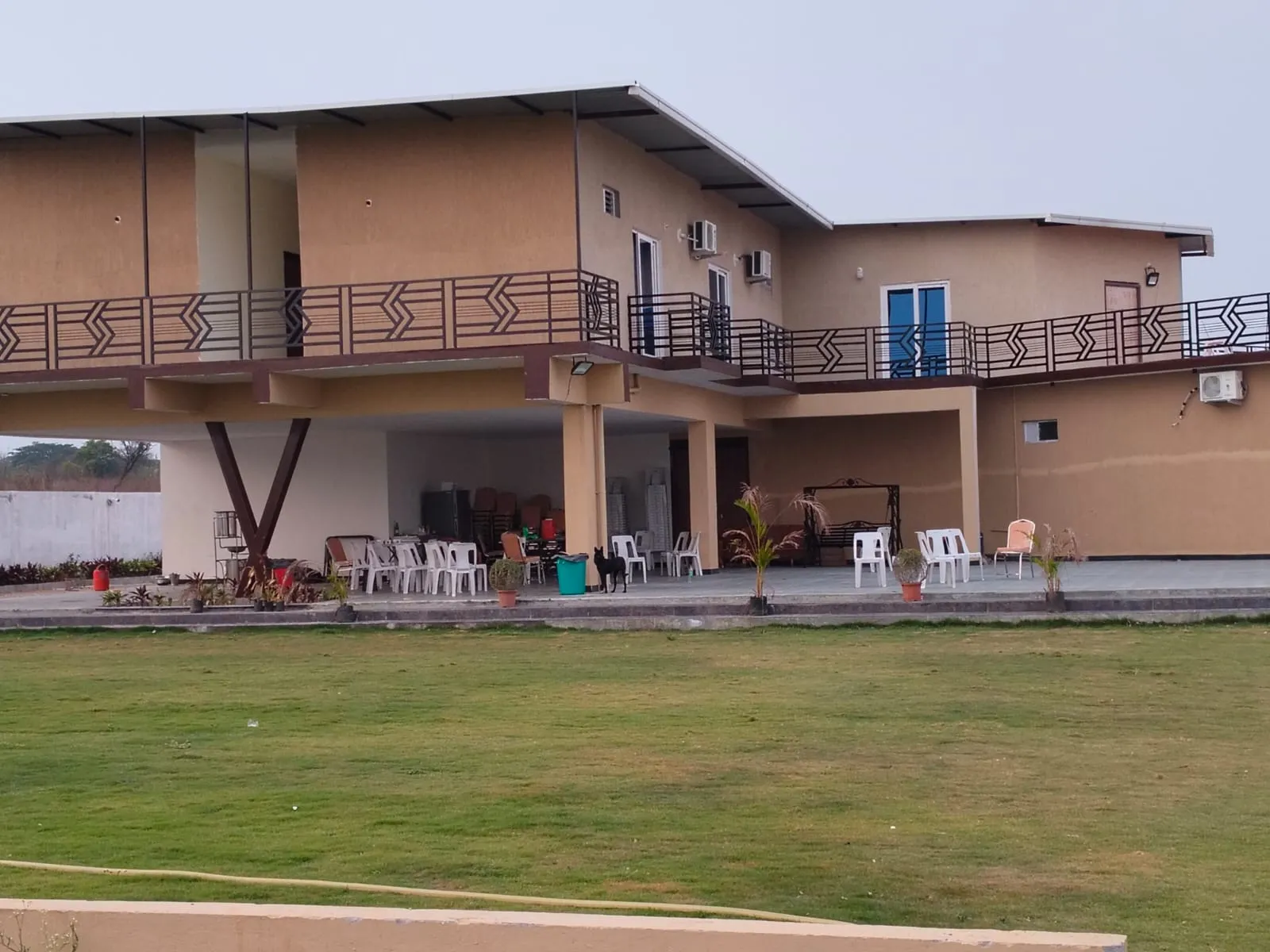 Luxury farmhouse with private pool at Gala Convention Farmstay